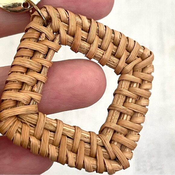 Tan and gold tone square statement earrings - Picture 5 of 10